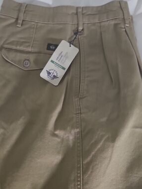 Dockers Pleated Khaki Pants in Light Olive-Tan